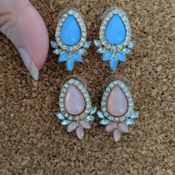 3/20$ Set Of 2 Blue / Pink Earrings W/ Rhinestone - Picture 2 of 2